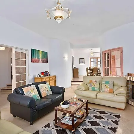 Sleeps 8 With Pool And Air Con * Βιλαμούρα