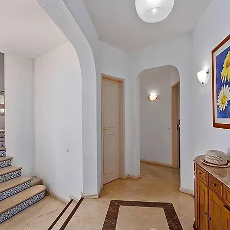 Sleeps 8 With Pool And Air Con Βιλαμούρα