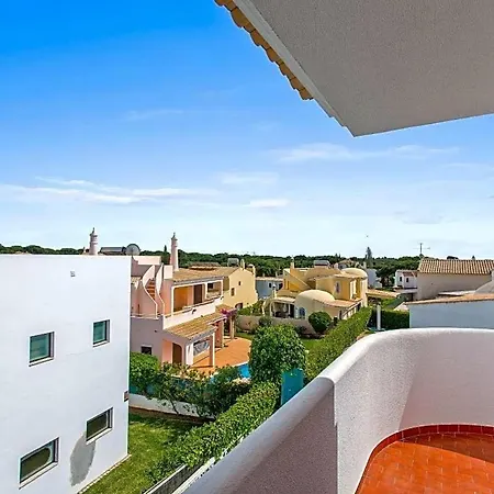 Sleeps 8 With Pool And Air Con